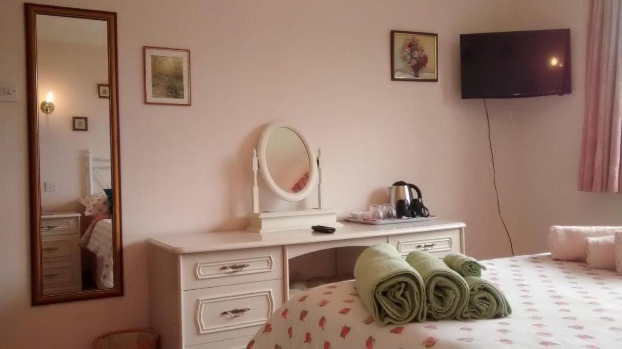 Woodpeckers Cottage B&B Pett 외부 사진