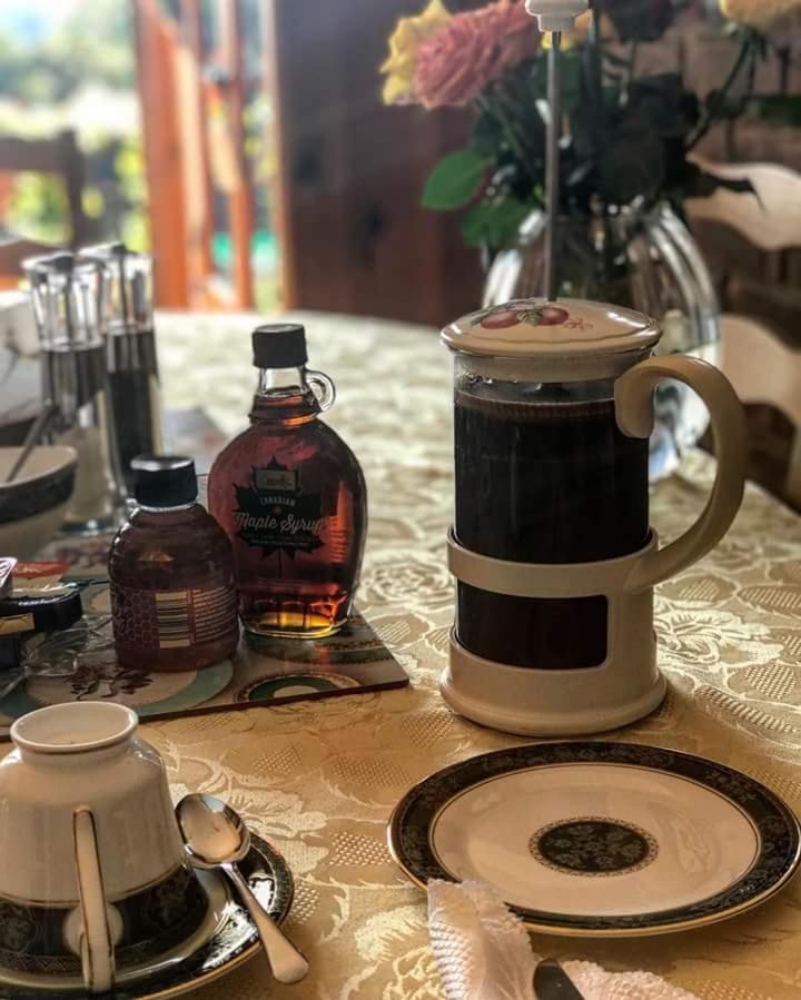 Woodpeckers Cottage B&B Pett 외부 사진