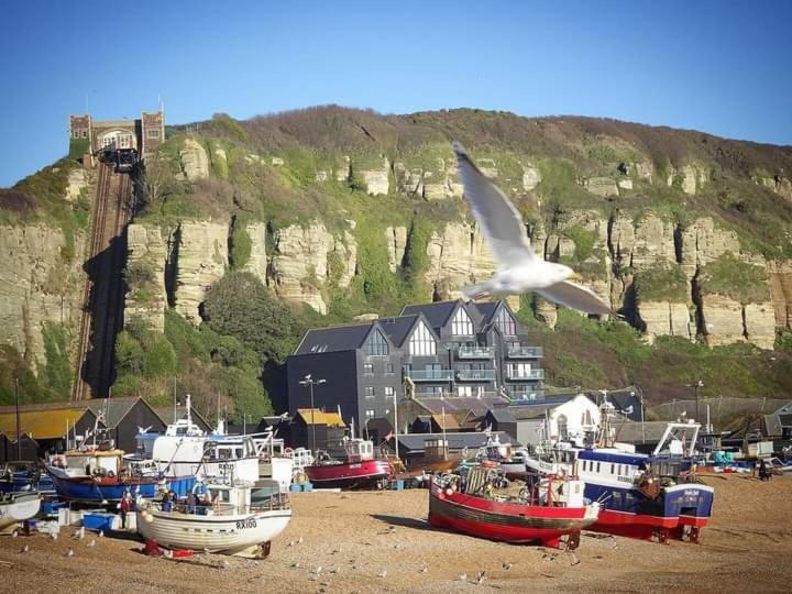 Woodpeckers Cottage B&B Pett 외부 사진